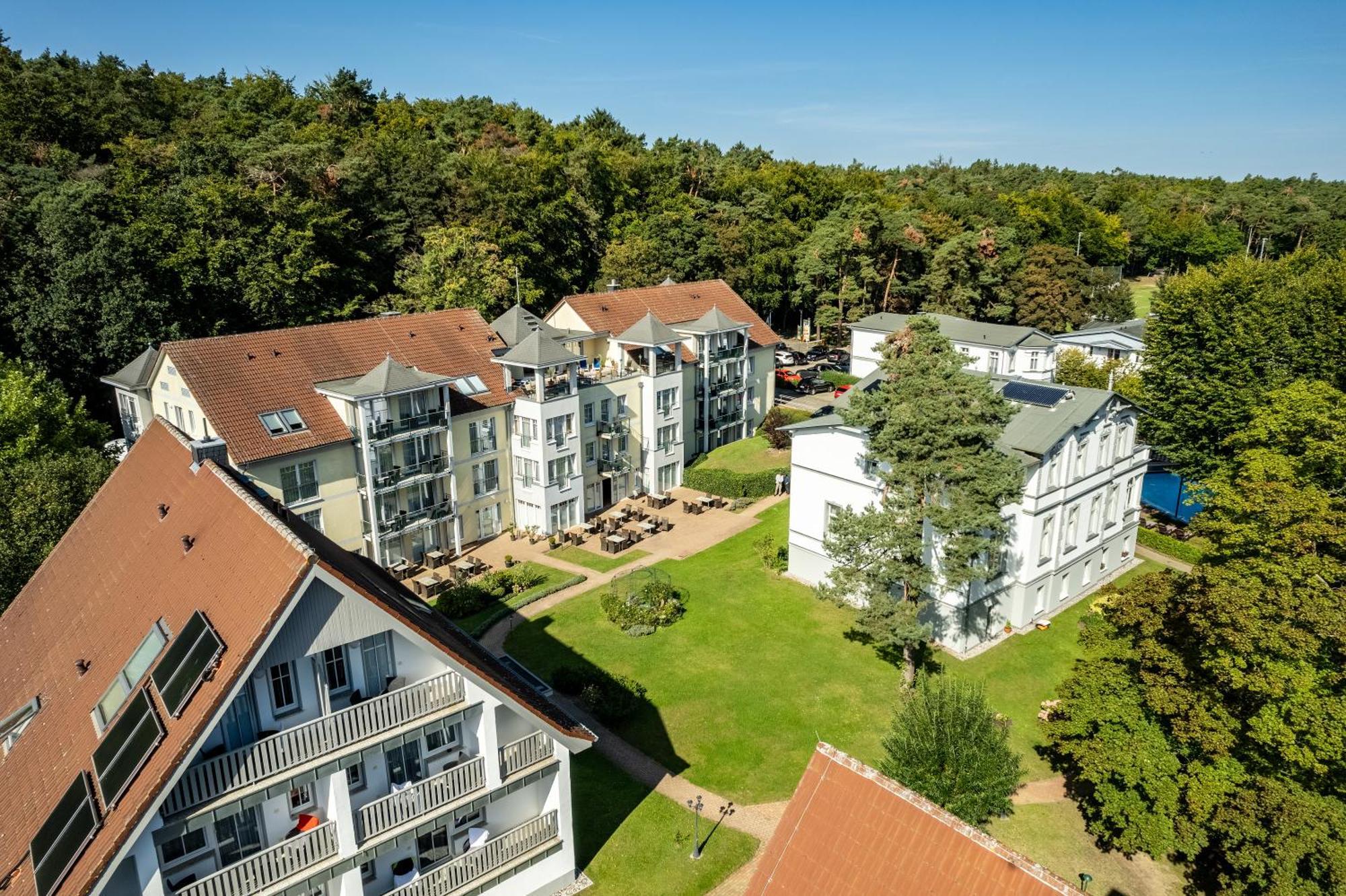 Ostseehotel Villen im Park - ein Rovell Hotel Heringsdorf  Buitenkant foto
