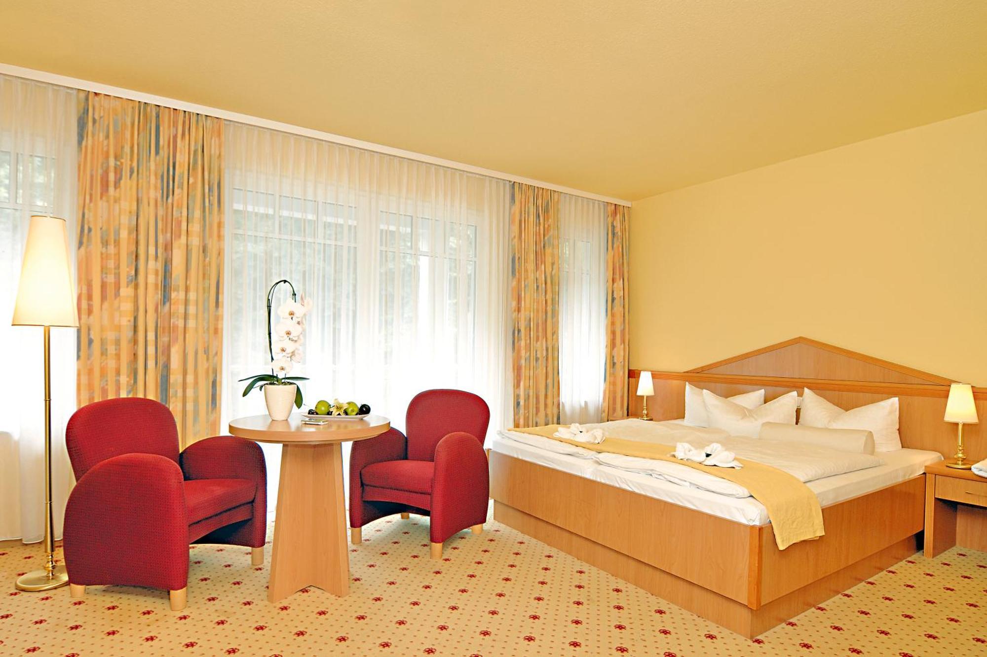 Ostseehotel Villen im Park - ein Rovell Hotel Heringsdorf  Buitenkant foto