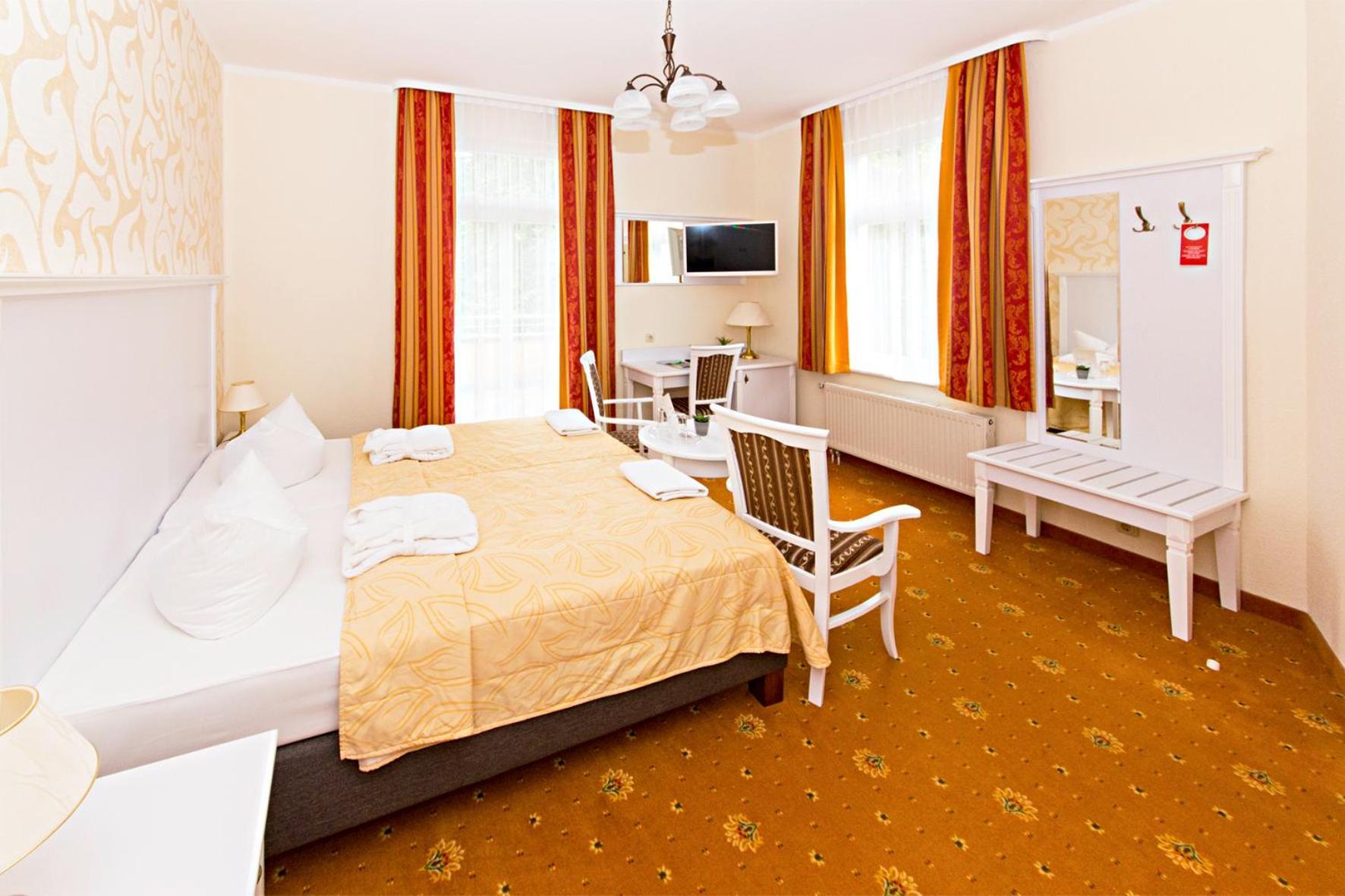 Ostseehotel Villen im Park - ein Rovell Hotel Heringsdorf  Buitenkant foto
