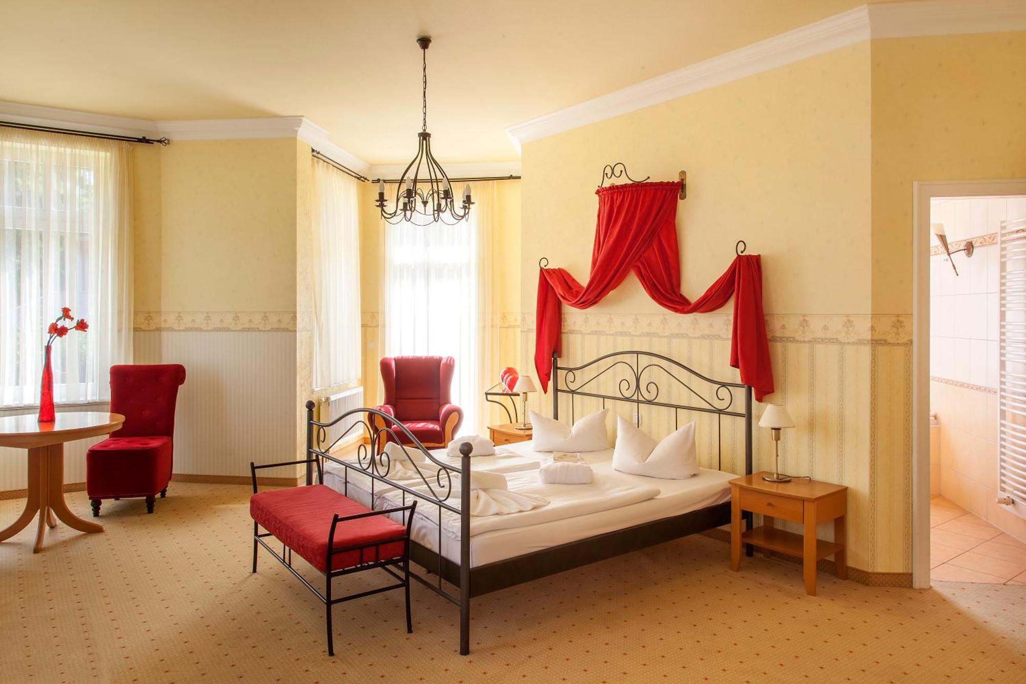 Ostseehotel Villen im Park - ein Rovell Hotel Heringsdorf  Buitenkant foto