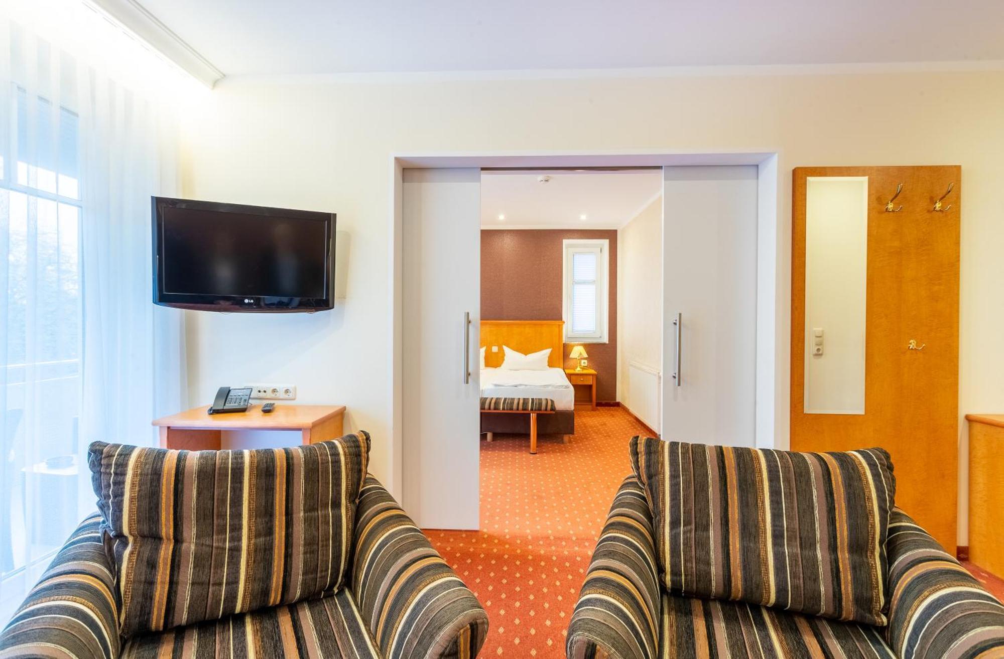 Ostseehotel Villen im Park - ein Rovell Hotel Heringsdorf  Buitenkant foto