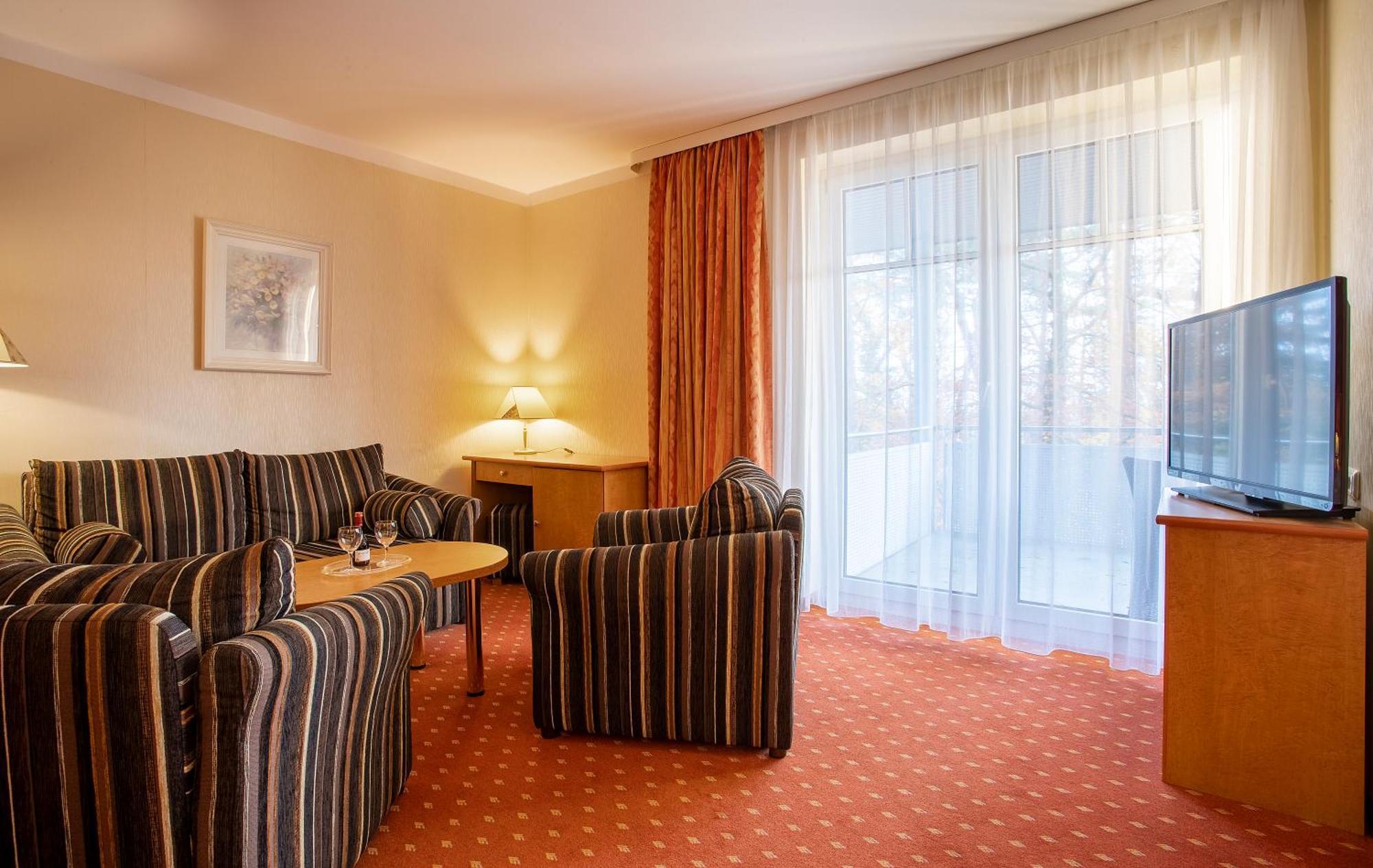 Ostseehotel Villen im Park - ein Rovell Hotel Heringsdorf  Buitenkant foto